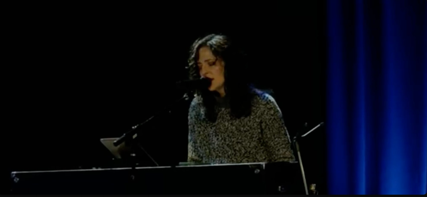 Lori Carlson worship